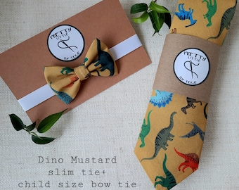 Dinosaur bow tie - Boys bow tie-  Baby / Toddler bow tie - Dinosaur themed outfit- First birthday outfit - photoshoot-  Dino dickie bow