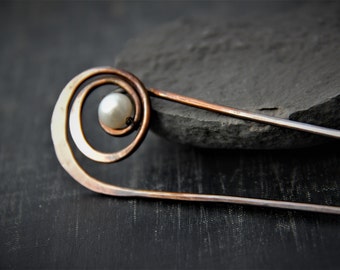 Spiral copper and pearl hair fork, hair pin, hair stick, metal hair pin, hammered, modern, minimalist, simple hair accessories, rustic