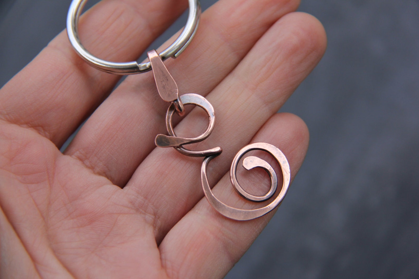 Personalized Cursive Letter Key Chain, Metal Key Holder, Wire Wrap ...