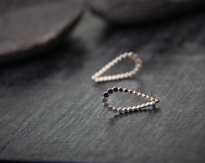 •DOTTED WATERFALL• silver stud earrings