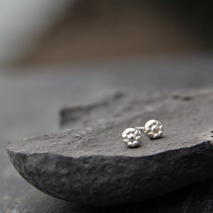Teeny tiny sterling silver flower stud earrings, small post earrings, silver 925, minimalist, modern, everyday, children, round earrings