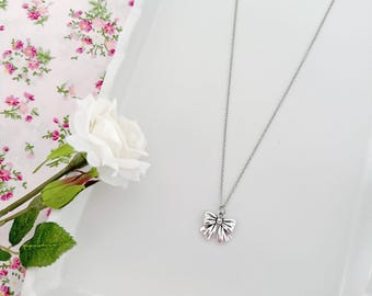 Dainty Silver Bow Pendant Necklace – Minimalist Everyday Jewelry