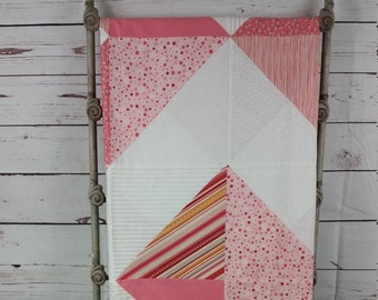 Unfinished quilt top -- Modern queen quilt -- Diamond pattern -- Queen quilt blanket, Pink and white -- Quilt kit -- Ready to quilt