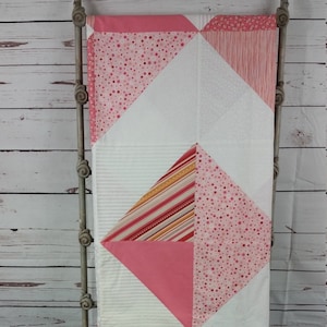 Unfinished quilt top Modern queen quilt Diamond pattern Queen quilt blanket, Pink and white Quilt kit Ready to quilt image 1