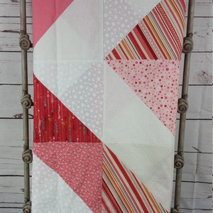 Unfinished quilt top Modern queen quilt Diamond pattern Queen quilt blanket, Pink and white Quilt kit Ready to quilt image 3