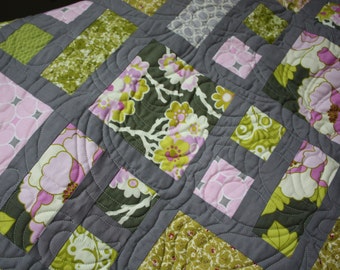 Twin size quilt, modern twin blanket, bedding comforter, Lottie Da by Heather Bailey