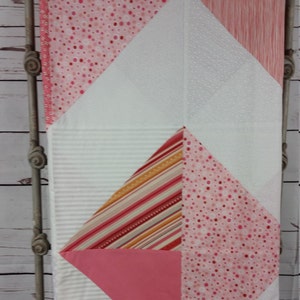 Unfinished quilt top Modern queen quilt Diamond pattern Queen quilt blanket, Pink and white Quilt kit Ready to quilt image 2