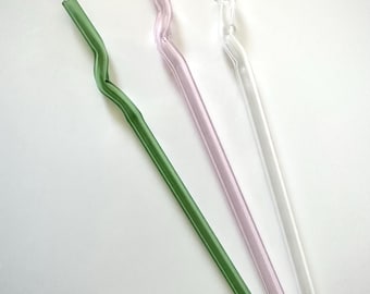 Paille de verre courbée