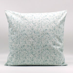 Aqua Green Throw Pillow Cover, Spa Green Pillow Cover, Designer Pillow, Seafoam Green, Coastal Decor, Aqua White Pillow, Couch, Zipper