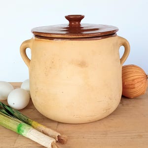 Vintage Bean Pot Cookie Jar, French Cottage, Amnion Provencal