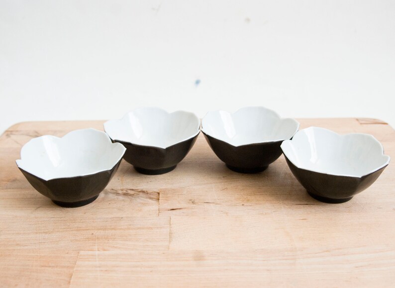 Vintage Japanese Lotus Flower Sauce Bowls Small Black White Side Dish Containers