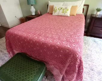Colcha de ganchillo vintage, manta de encaje floral rosa, estilo cabaña de la abuela
