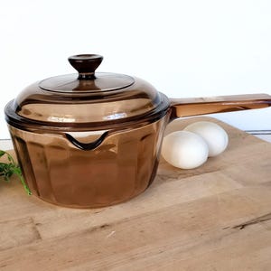 Corning Vision Pot, Pour Spout Saucepan 1 Liter Pan with Lid