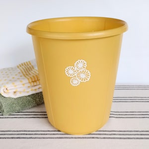 Rubbermaid Trash Can, Crazy Daisy Harvest Gold Waste Bin, Vintage Bathroom
