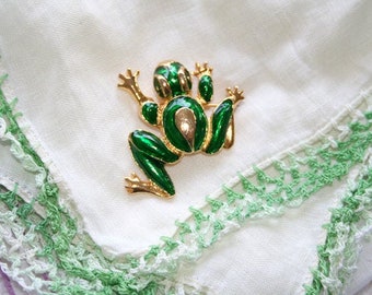 Vintage Frog Pin with Pendant Loop Enamel Looks like Unsigned Carolee Very Cute Necklace or Pin