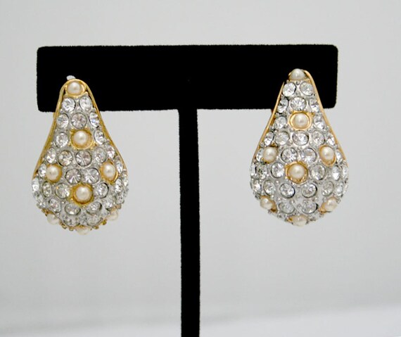 VINTAGE Elegant Rhinestone and Pearl Clip Earring… - image 3