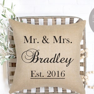 Linen Pillow Cover, Personalized Wedding Gift, PILLOW Cover with Couples Name, Mr & Mrs Pillow Cover