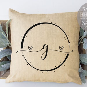 Monogram Pillow, Linen Pillow, Personalized Wedding Gift, Monogrammed Gift, PILLOW with Monogram, Wedding Gift, monogram wreath
