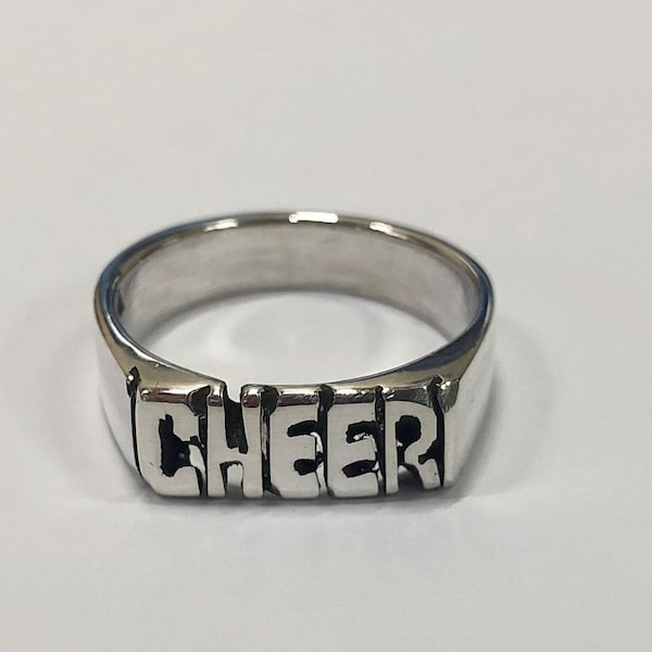 Anillo inicial con nombre tallado a mano de plata de ley 925 Anillo personalizado Cheer