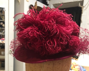 Fuschia 1940 feathered hat