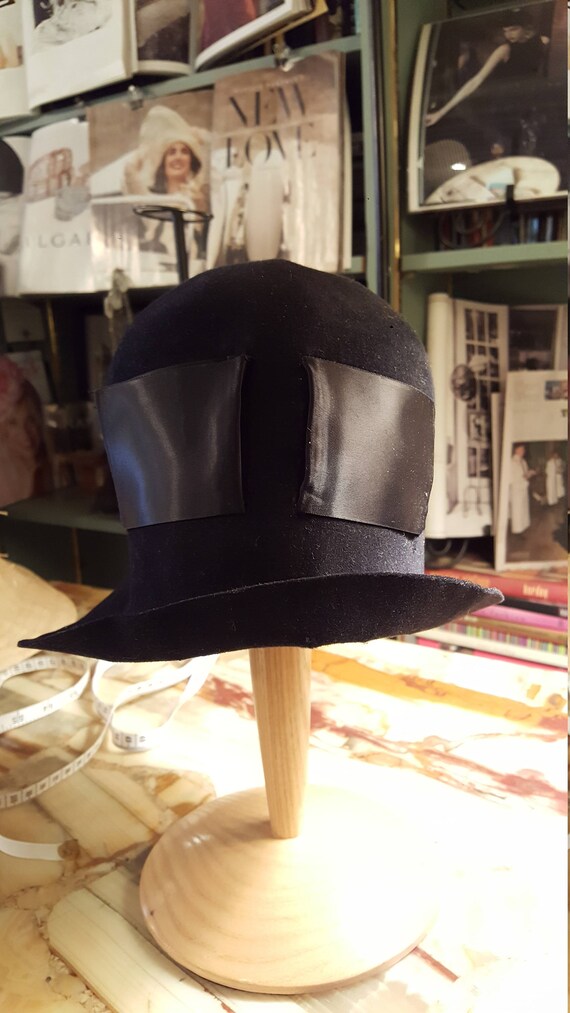 1920s Black Felt Cloche-hat