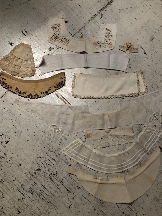 Collection of c. 1920 collars, cuffs and caps
