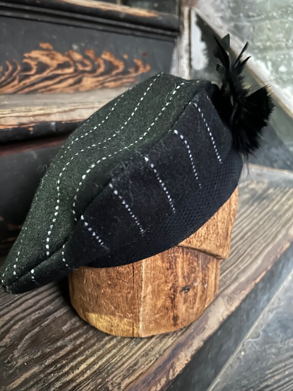 Black wool beret sample - image 2