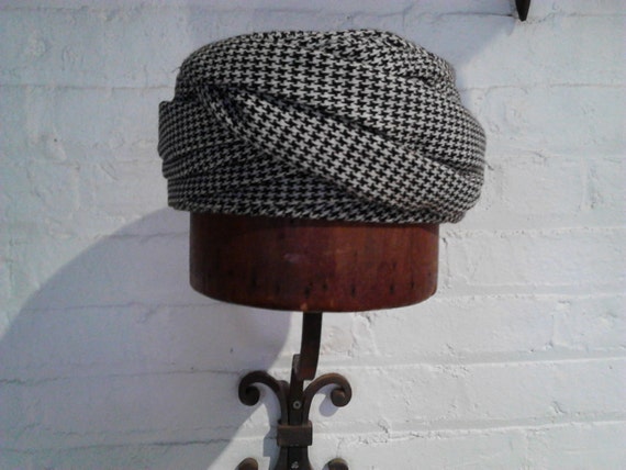 Vintage Houndstooth Turban Pillbox