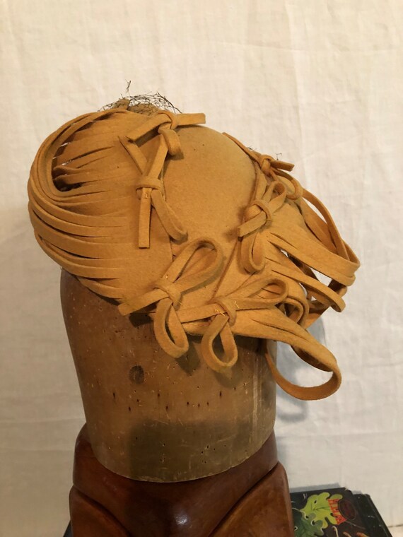 1940 mustard yellow felt hat - image 6