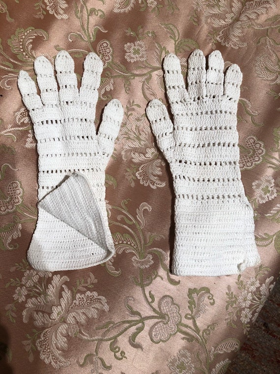 hand Crochet Art Deco gloves - image 3
