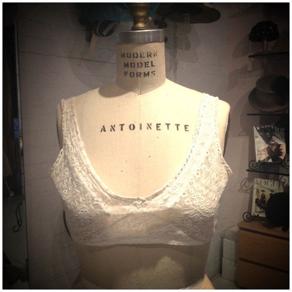 1920's White lace brassiere - vintage lingerie -