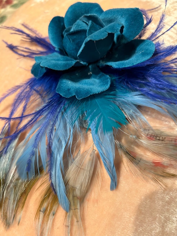 Blue velvet corsage - image 3