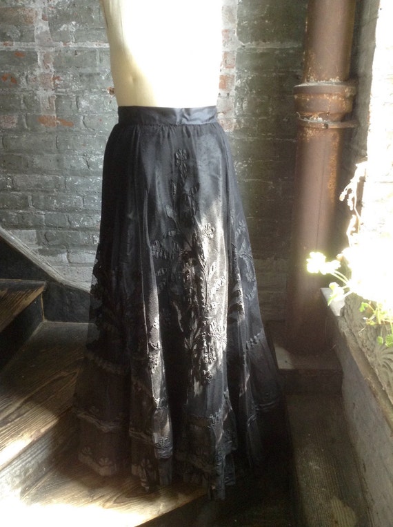 Belle -époque -lace -skirt-c1900-vintage