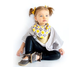 Yellow and grey quatrefoil scarf styled drool bib - modern drool bib - Scarf bib - Baby girl - READY to SHIP