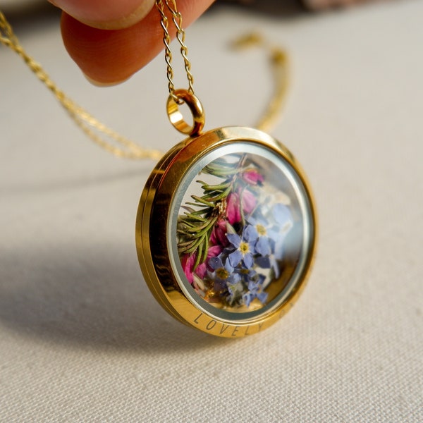 Glass Locket Wedding Bouquet Preservation - Bespoke Keepsake for Brides | Personalised Bridal Memento | Handcrafted Wedding Gift