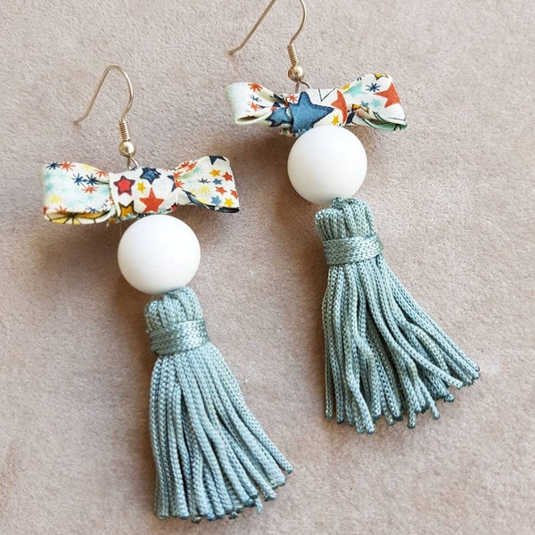 Boucles d'oreilles POMPON et noeud liberty