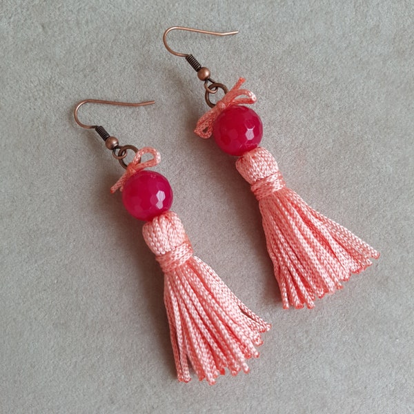 Boucles d'oreilles POMPONS et agathe fuchsia