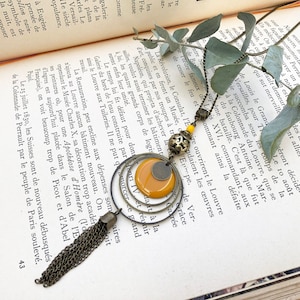Lange Halskette, senfgelbe Halskette, Vintage-Ringe aus Messing und Bronze