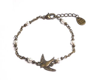 Bracelet bronze, perles nacrees, oiseau bronze, bijou bronze vintage