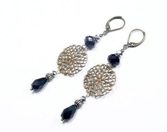 Boucles d'oreille rosaces perles noires et argentées estampe vintage