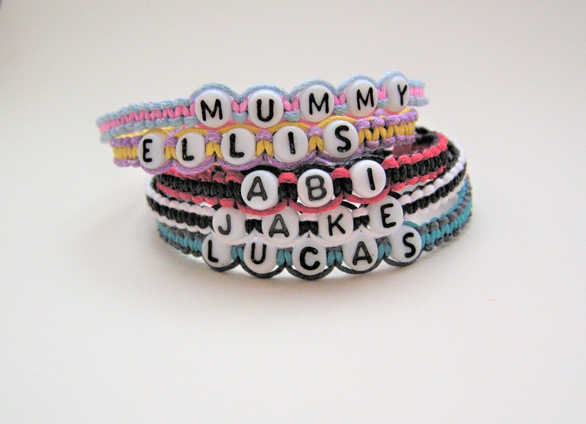 Pack 2 pulseras de letras personalizables - MELLUSHOP