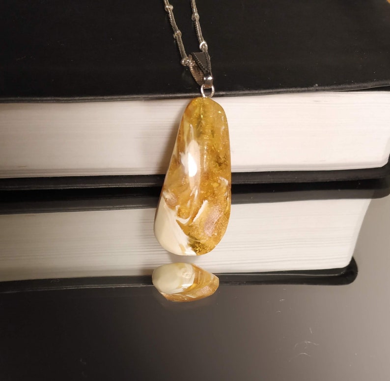 Multicolor amber pendant/Baltic amber pendant/Yellow amber pendant/Genuine amber/Gift for mother/Natural amber/Authenticpendant with achain image 3
