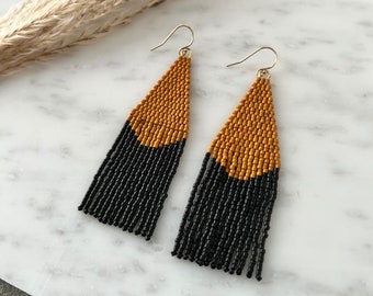 Pendientes con cuentas negras Pendientes SeedBead Pendientes con flecos marrones y negros Joyería Boho Pendientes Boho Chic