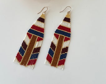 Pendientes rojos mate, pendientes con flecos con cuentas, pendientes multicolores, joyería de rayas, rayas, pendientes boho, joyería colgante, joyería de cuentas de semillas