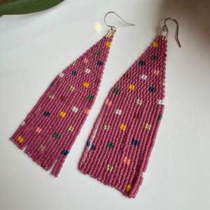 Magenta Confetti Earrings Colorful Dots Beaded Fringe Earrings Seedbeads Jewelry Multi Color Beaded Jewelry Artisan Earrings Birthday gifts 画像 3