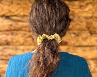 Coletero de satén de seda teñido naturalmente – Teñido a mano, suave para el cabello, accesorio de producción limitada