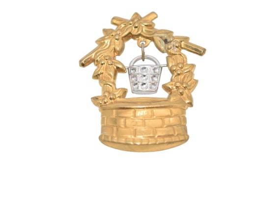 Wishing Well Brooch, Vintage Jewelry, Estate Jewelry