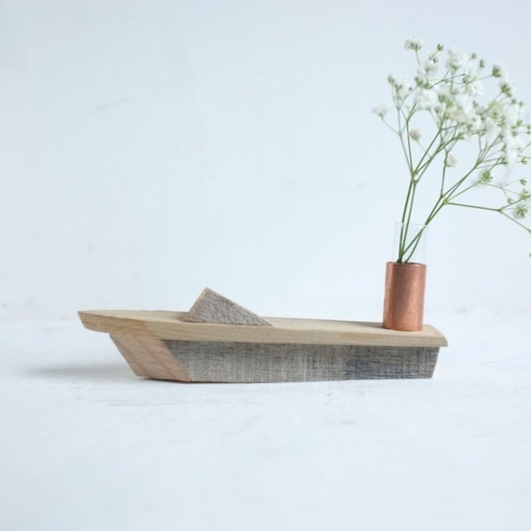 Small speed boat bud vase - driftwood handmade miniature boat with copper and glass flower vase - rustic beach or lake decor