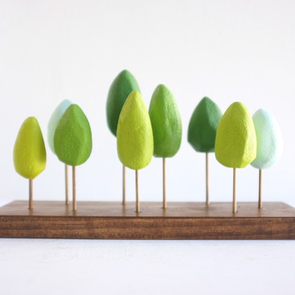 Miniatuur de lentebos in schaduwen van groen - tafelbladdecor - grasgroen - muntgroen