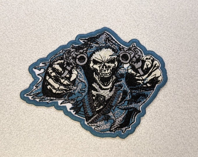 Skull with guns embroidered Patch